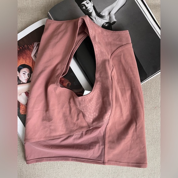 Lululemon Nulu And Mesh Yoga Tank Top
Jewel Emboss Spiced Chai Size 4 - Picture 13 of 15